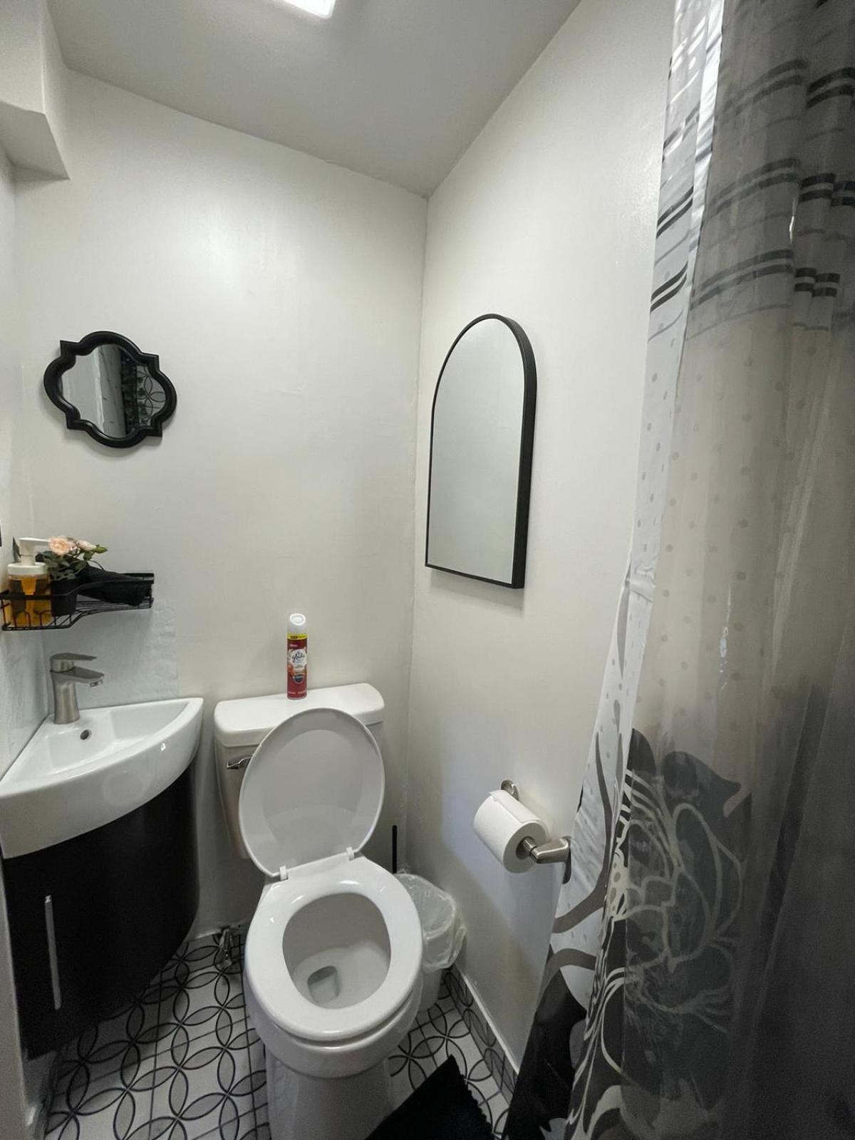 Petite Guesthouse With Kitchenette And Private Bathroom เลคอิซาเบลลา ภายนอก รูปภาพ