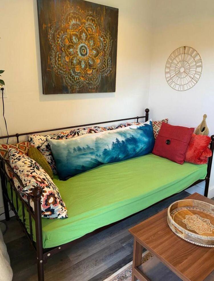 Petite Guesthouse With Kitchenette And Private Bathroom เลคอิซาเบลลา ภายนอก รูปภาพ